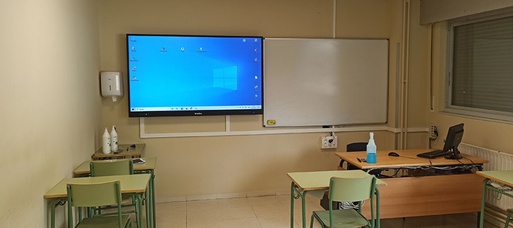 Interactive monitors to strengthen knowledge in Secondary